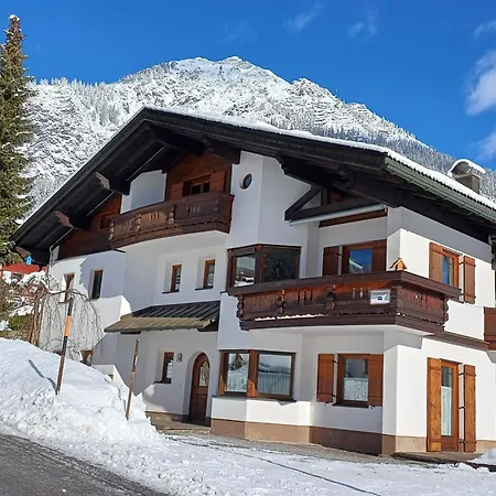 Haus Oberluggauer * 瓦尔德阿尔贝格